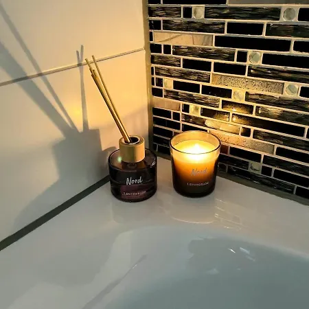 Altstadt 4 Personen Küche Netflix Location *