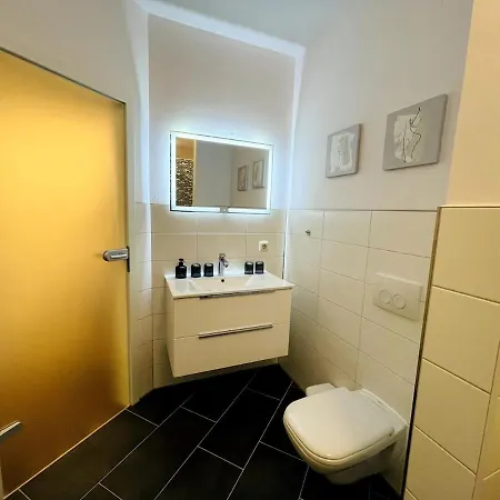 Altstadt 4 Personen Kueche Netflix Location Apartment