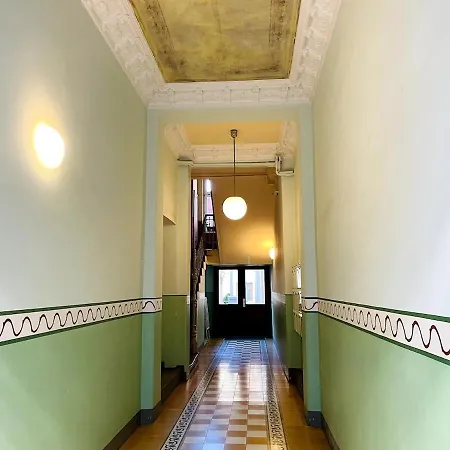 Altstadt 4 Personen Kueche Netflix Location *