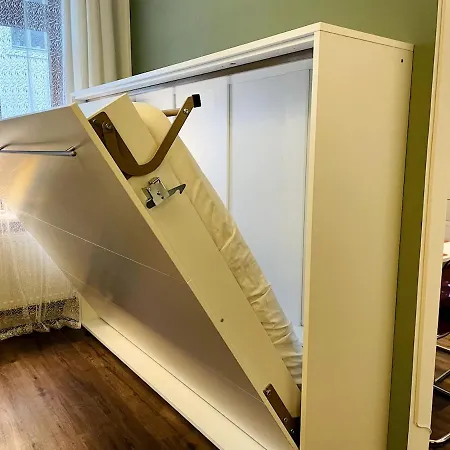 Altstadt 4 Personen Küche Netflix Location