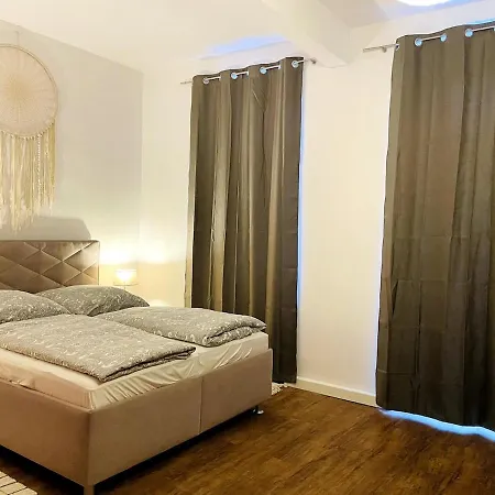 Altstadt 4 Personen Kueche Netflix Location Pirna