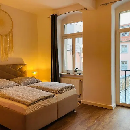 Altstadt 4 Personen Küche Netflix Location *