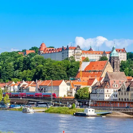 Altstadt 4 Personen Küche Netflix Location Pirna