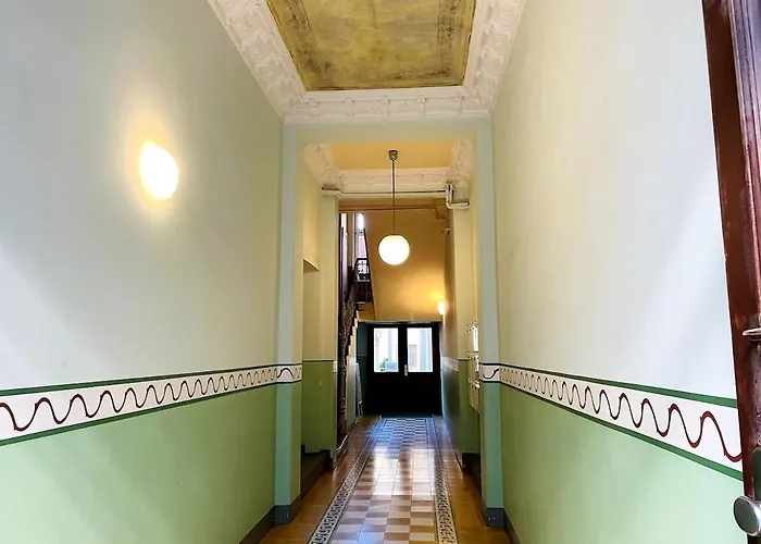 Altstadt 4 Personen Küche Netflix Location *